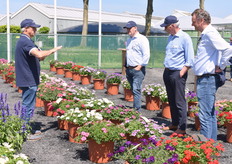 Er werd door verschillende werknemers van Syngenta informatie verstreken aan de bezoekers.